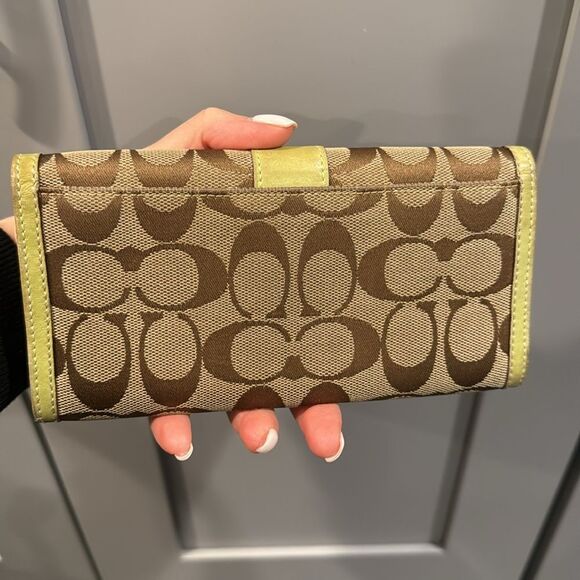 Coach Monogram And Green “lemongrass “ Leather - Picture 3 of 8